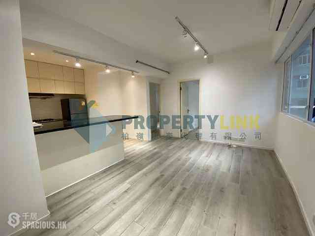 Soho - Caravan Court 06