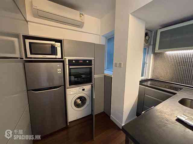Soho - 49-49C, Elgin Street 02