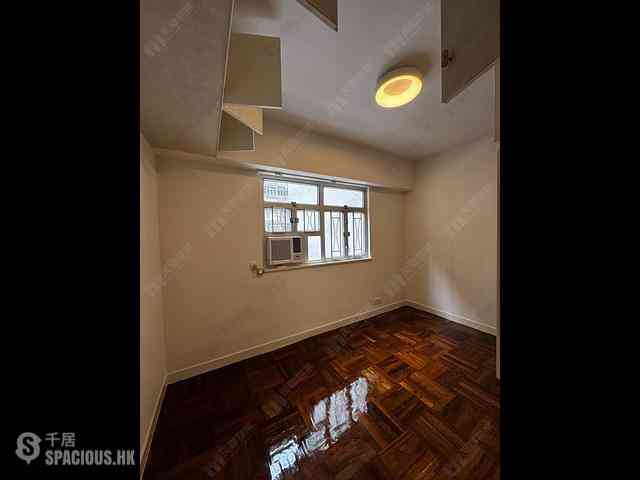 Shek Tong Tsui - Sun King House 07