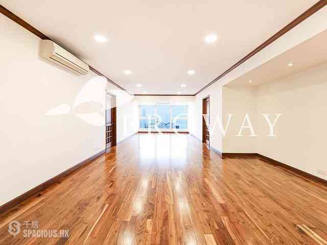 Braemar Hill - Sky Scraper 01
