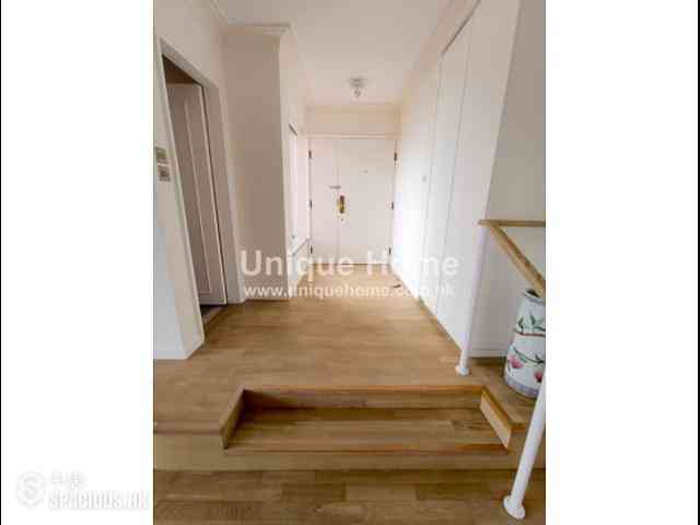 Central - The Albany 13