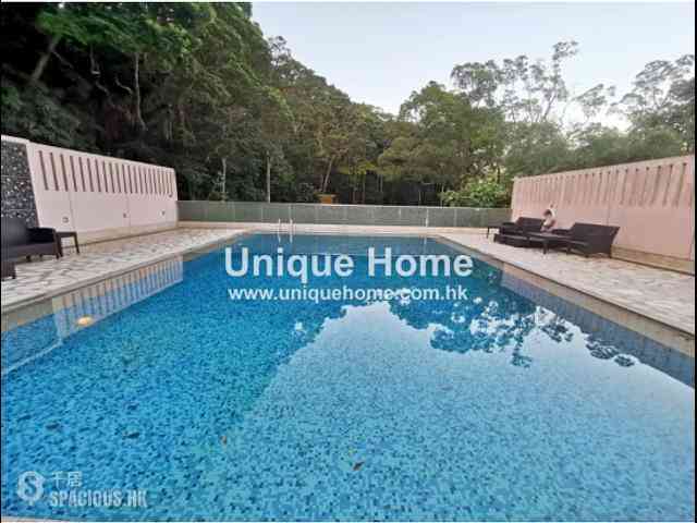 The Peak - Mount Austin Estate 14