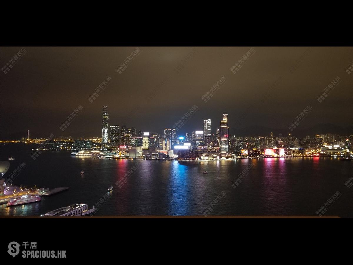Wan Chai - The Gloucester 01