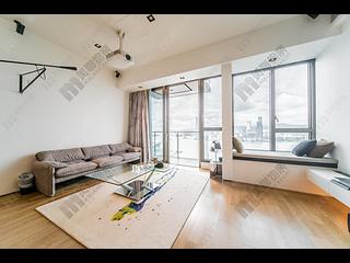 Wan Chai - The Gloucester 10