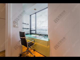 Wan Chai - The Gloucester 15