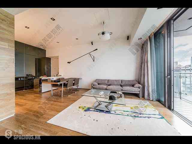 Wan Chai - The Gloucester 17