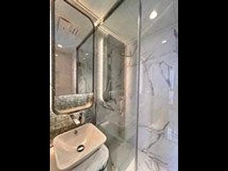 Sai Ying Pun - The Queens 04