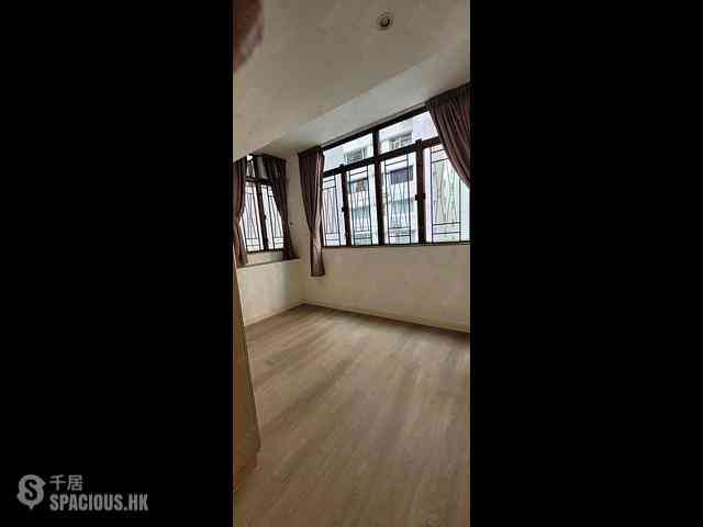 Mid Levels West - Ping On Mansion 05