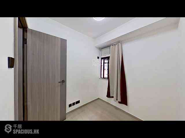 Wan Chai - Hang Shun Mansions 12