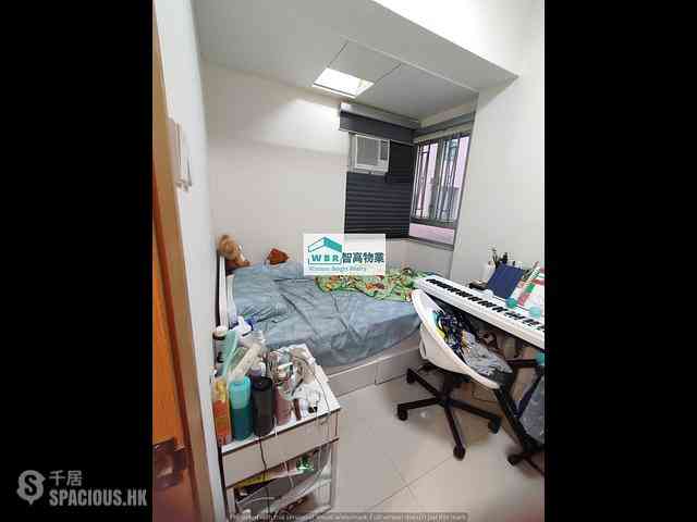 Kennedy Town - Luen Tak Apartments 04