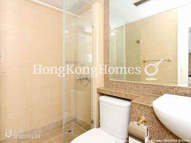 Sheung Wan - Queen's Terrace 06