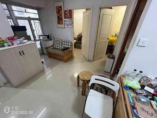 Sai Ying Pun - Yue Sun Mansion 01