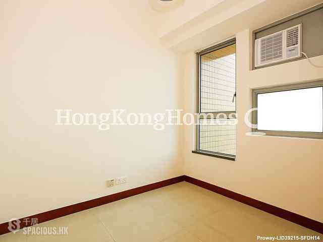 Kennedy Town - The Merton 05