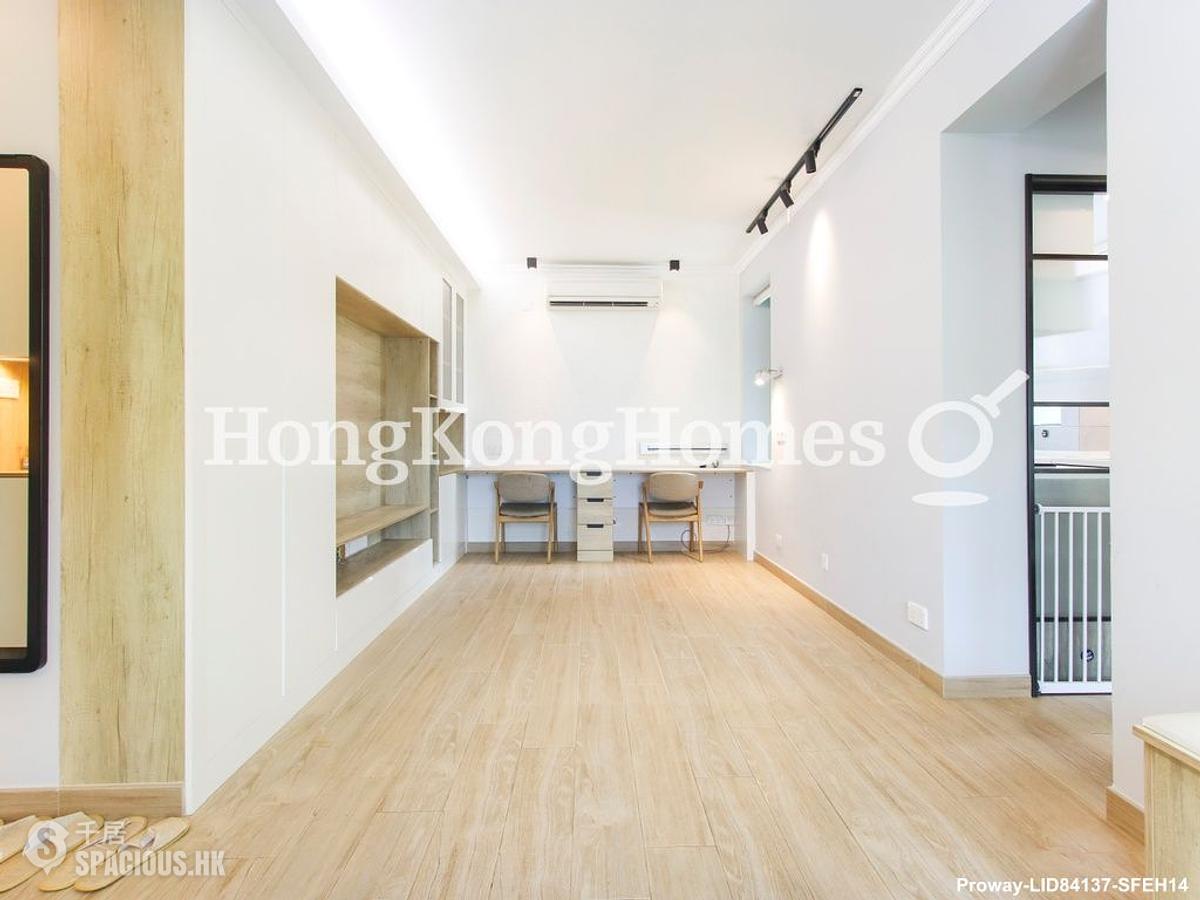 Wan Chai - Royal Court 01