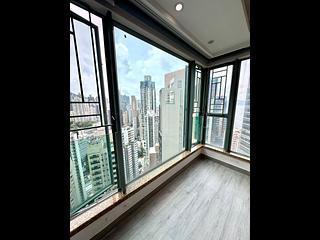 Sheung Wan - Queen's Terrace Block 1 02