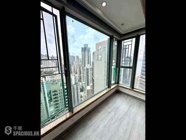 Sheung Wan - Queen's Terrace Block 1 02