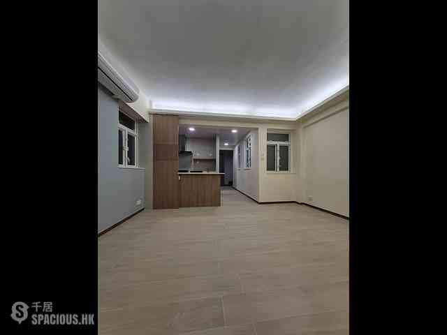 Wan Chai - Hip Sang Building 02