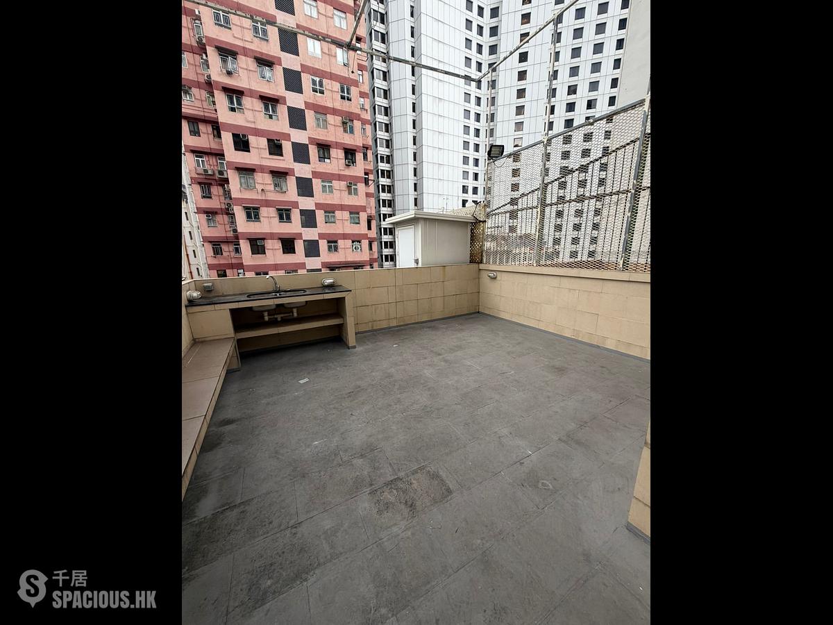 Wan Chai - Yick Shing Mansion 01