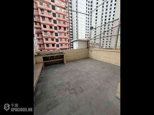 Wan Chai - Yick Shing Mansion 01