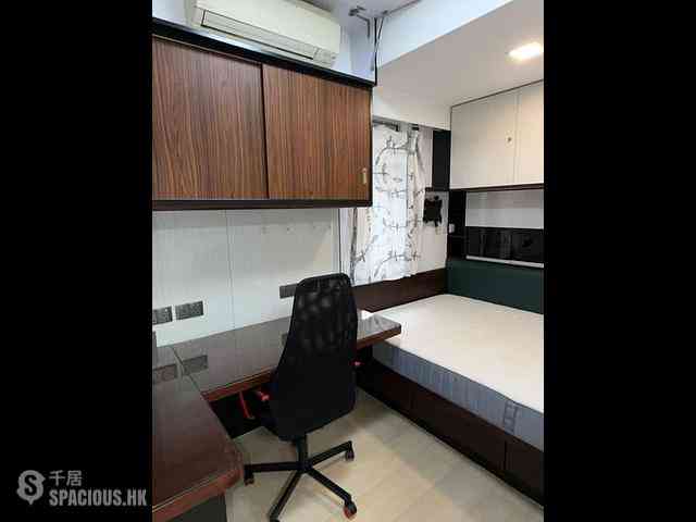 Wan Chai - Yick Shing Mansion 07