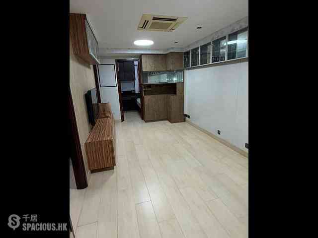 Wan Chai - Yick Shing Mansion 13