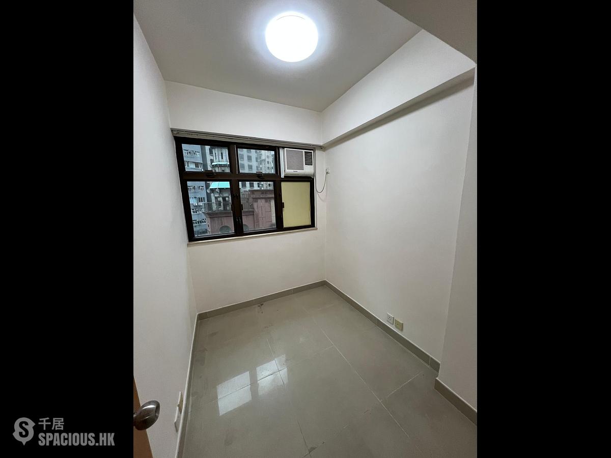 Wan Chai - Man Hee Mansion 01