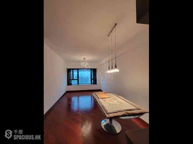 West Kowloon - The Arch Star Tower (Block 2) 01