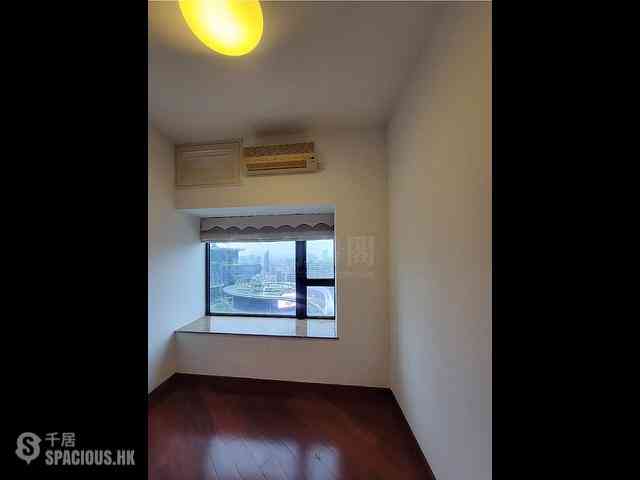 West Kowloon - The Arch Star Tower (Block 2) 07