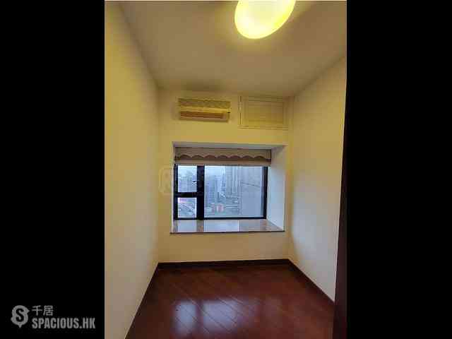 West Kowloon - The Arch Star Tower (Block 2) 08