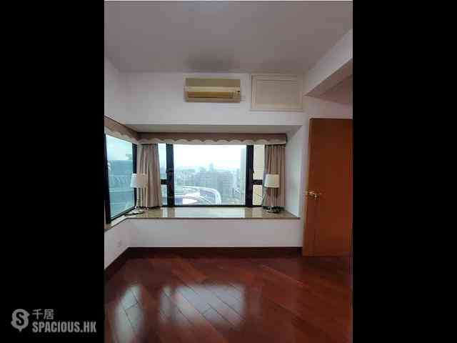 West Kowloon - The Arch Star Tower (Block 2) 09