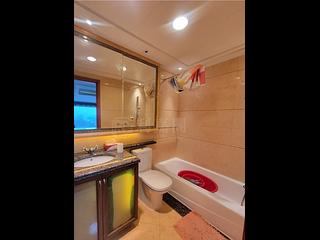 West Kowloon - The Arch Star Tower (Block 2) 11