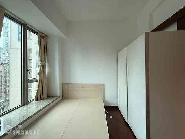 Wan Chai - The Avenue 02