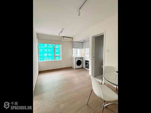 Soho - Ying Pont Building 02