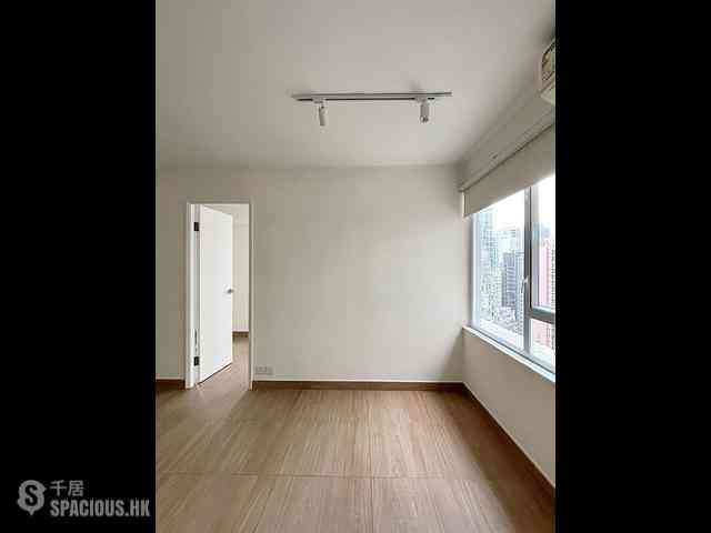 Soho - Ying Pont Building 03
