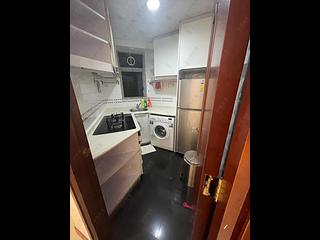 Kennedy Town - The Merton Tower 1 05