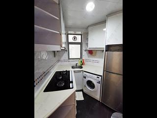 Kennedy Town - The Merton Tower 1 07
