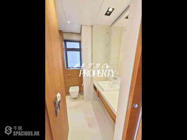 Mid Levels Central - Tavistock II 16