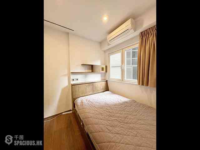 Mid Levels Central - Windsor Court 03