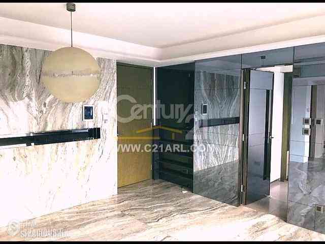 Soho - Centrepoint 01