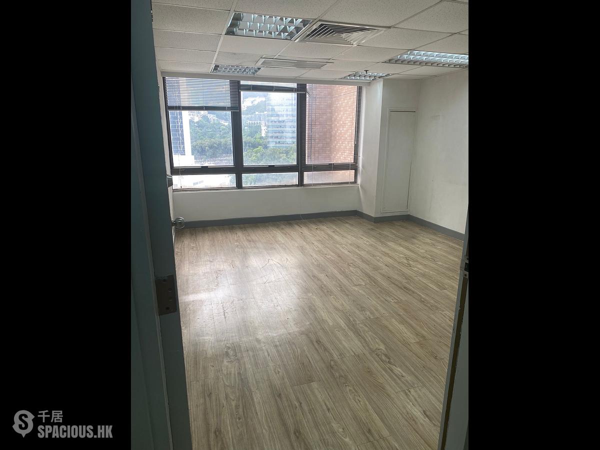 Wan Chai - Lucky Centre 01