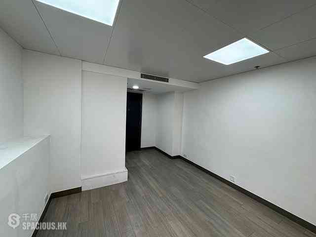 Wan Chai - Lucky Centre 02