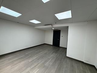 Wan Chai - Lucky Centre 02
