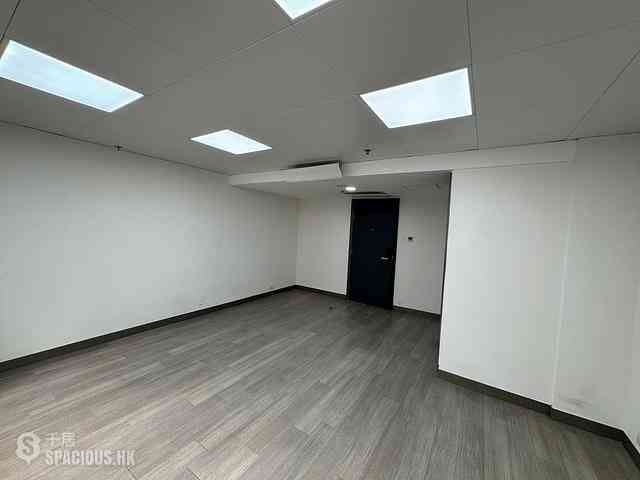 Wan Chai - Lucky Centre 02