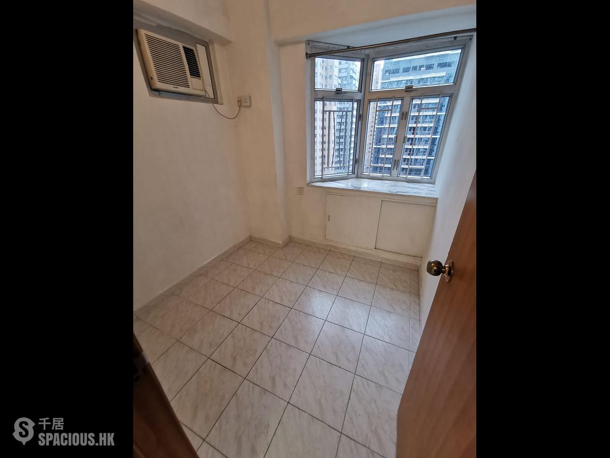 Sai Ying Pun - Yue Sun Mansion 01