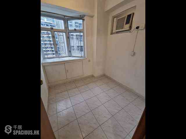 Sai Ying Pun - Yue Sun Mansion 02