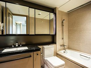 Mid Levels Central - 3, MacDonnell Road 03