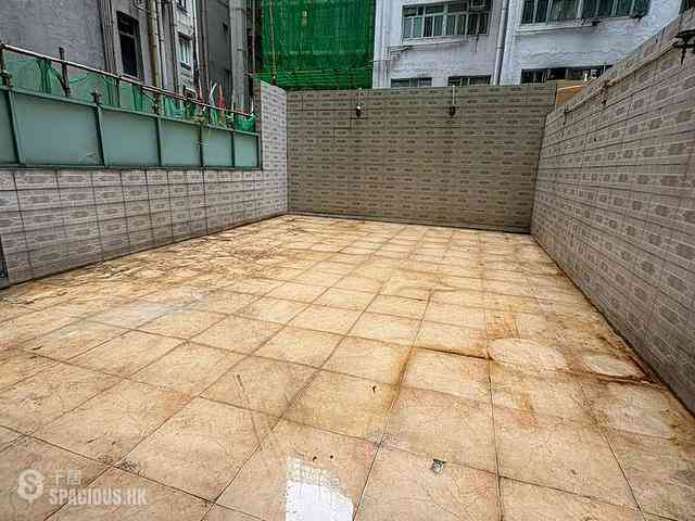 Wan Chai - Cheong Ip Building 02