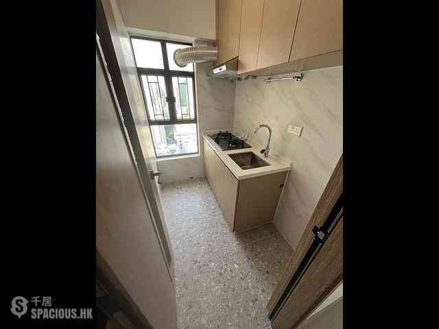 Kennedy Town - Centenary Mansion Block 2 13