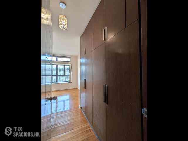 Mid Levels Central - Scenecliff Block 2 03