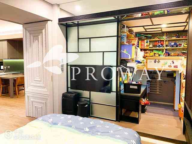 Wan Chai - Convention Plaza Apartments 04